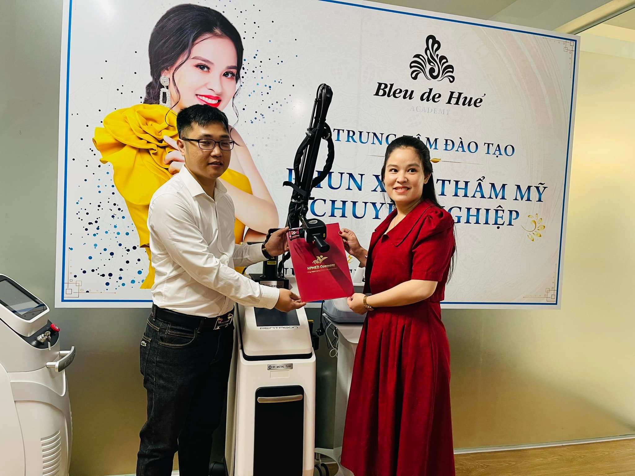 Chuyển giao may laser co2 fractional pentagon cho Phòng Khám Bleu De Huế - 07