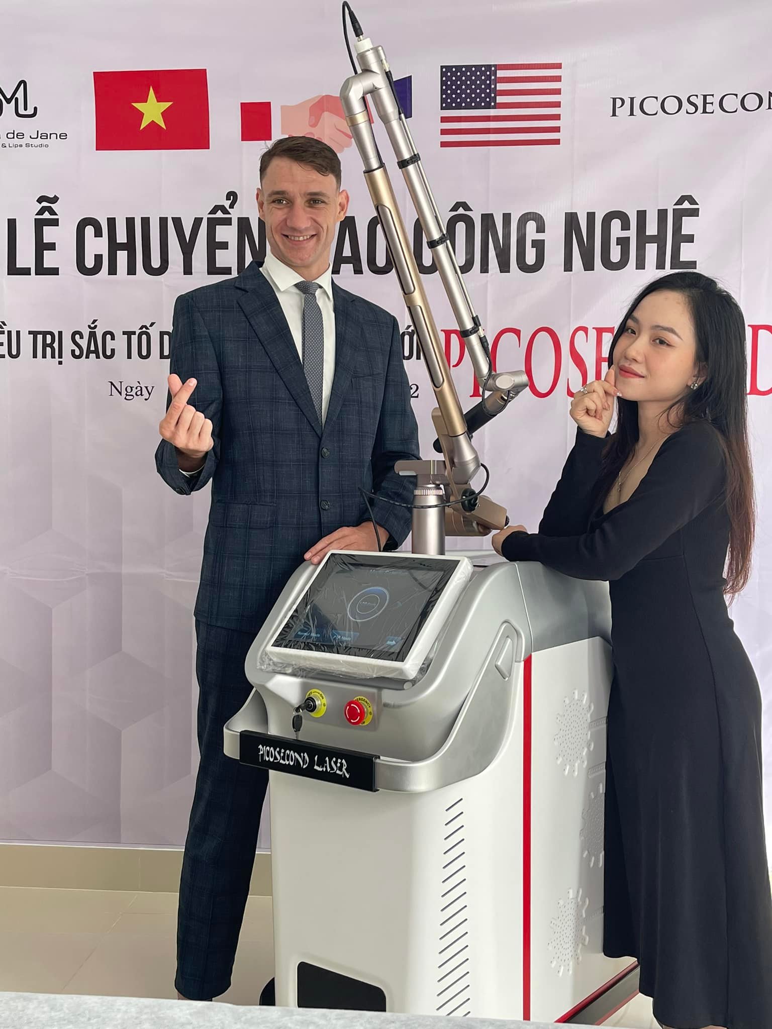 hpmed chuyển giao máy laser picoseconds cho master phun xăm Thảo Trần - 01