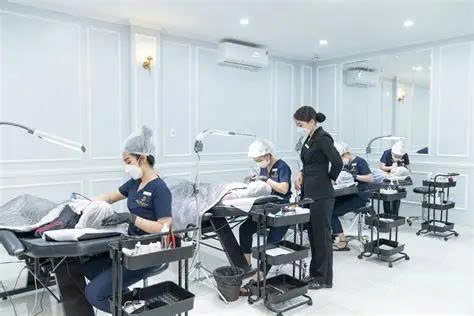 khoa hoc cham soc da TPHCM 2